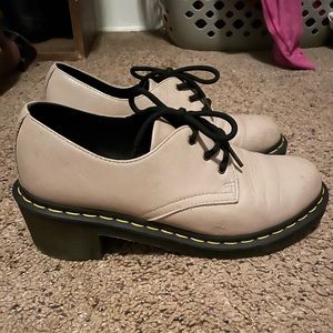 Dr Martens Amory womens heeled leather shoes in nude, size 9 USA